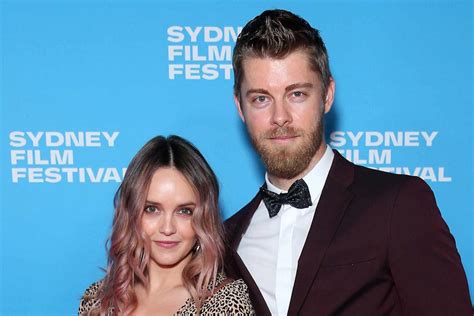 “Home and Away”'s Rebecca Breeds Is Pregnant and Expecting 